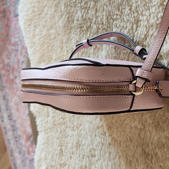 Gorgeous Coach Soft Pink Leather Camera Style Crossbody Bag 💖 - Picture 8 of 16